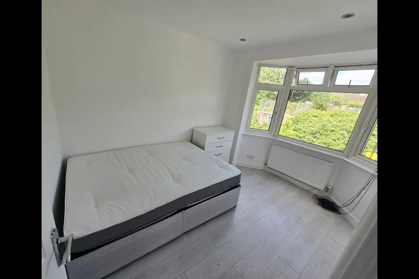Room Mostyn Road in Greater London