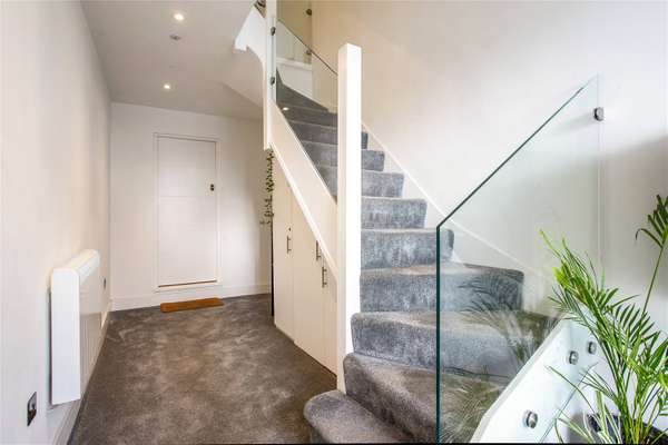 Flat Hatfield Road in St Albans