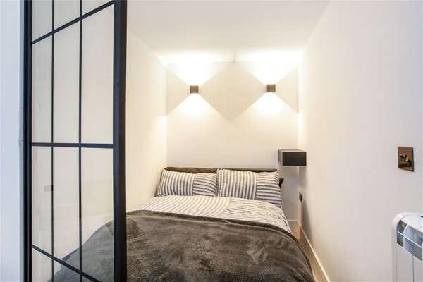 Flat Hatfield Road in St Albans