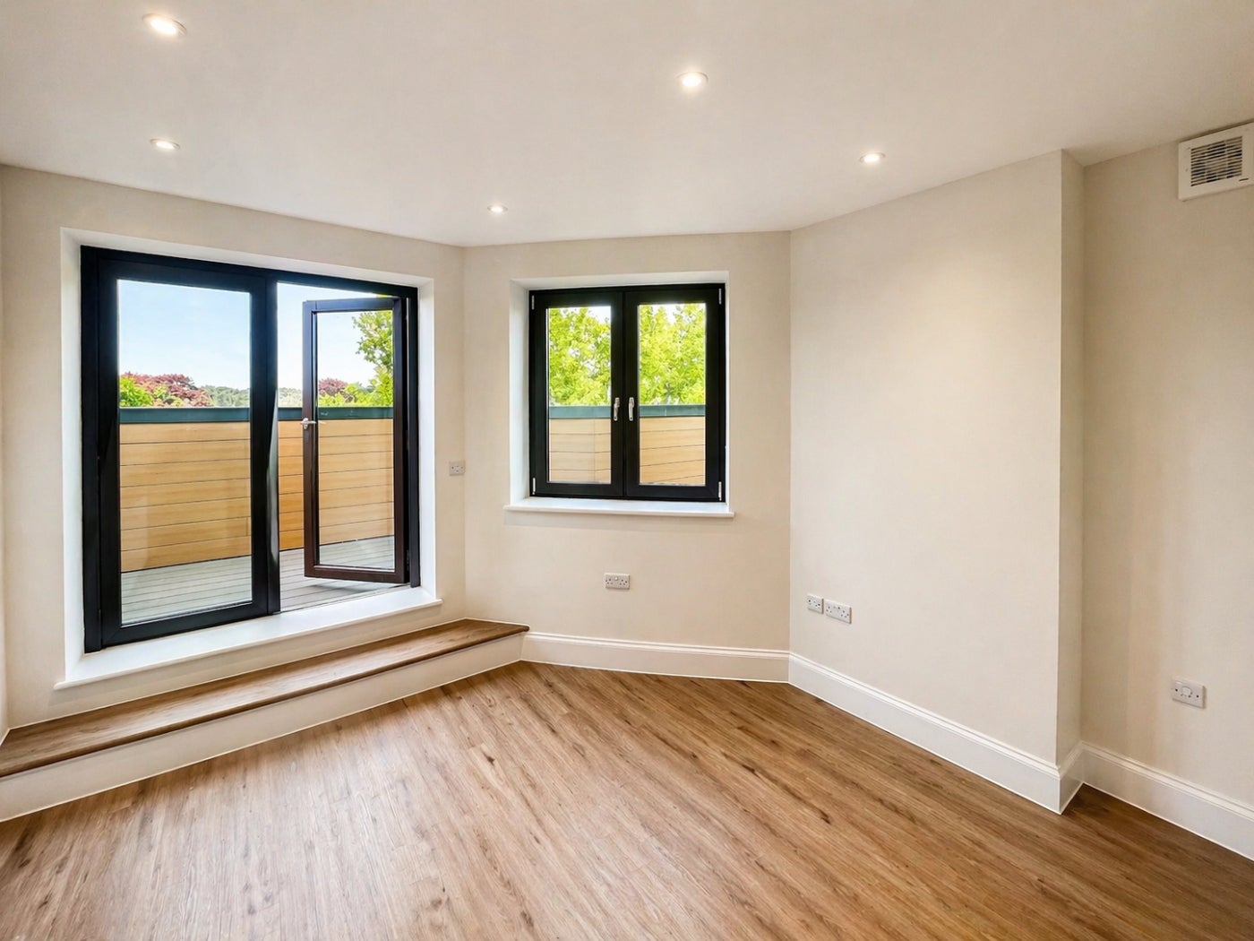 Flat Westfield Road in Greater London