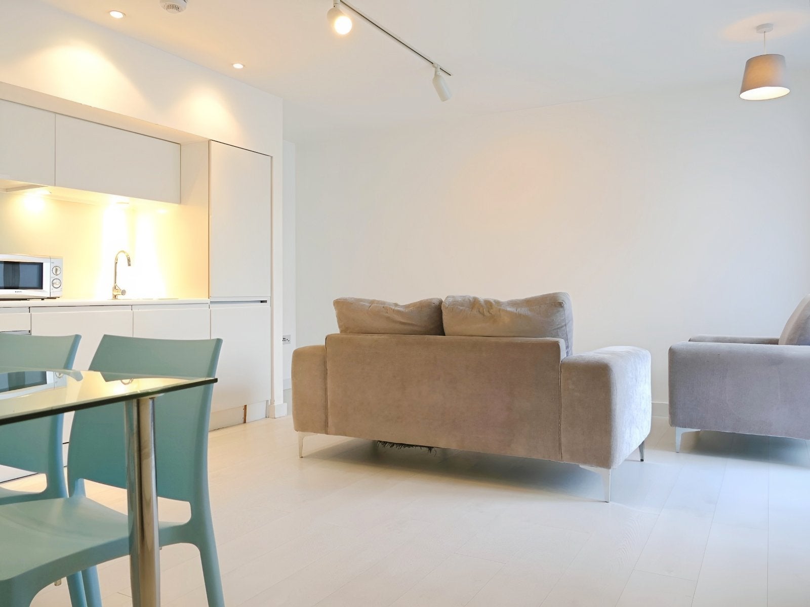 Flat St Barnabas Road in Leeds