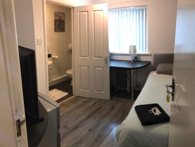 Room Clinton Road in Metropolitan Borough of Solihull