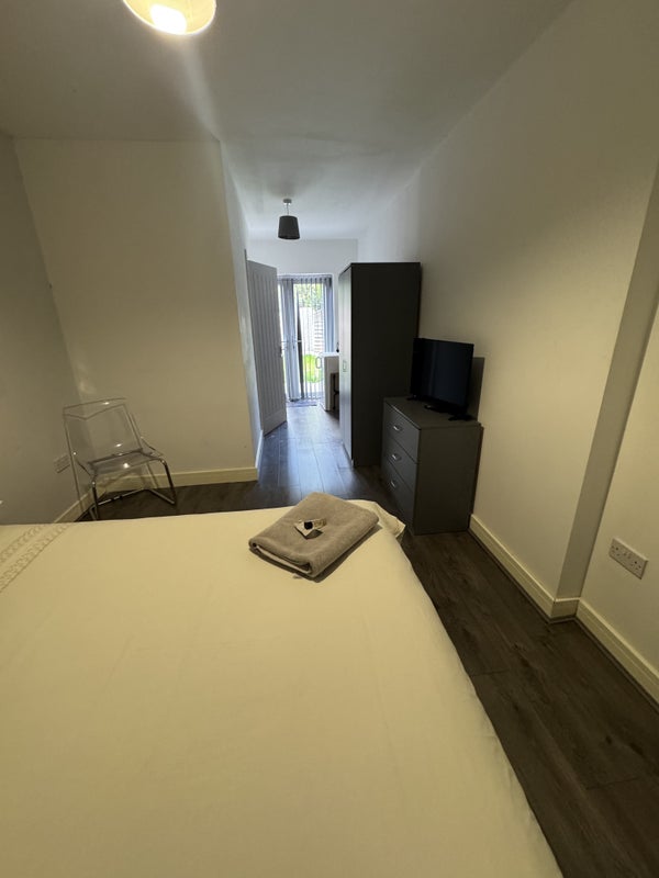 Room Clinton Road in Metropolitan Borough of Solihull