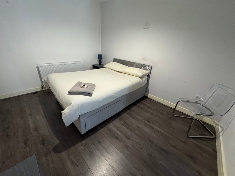 Room Clinton Road in Metropolitan Borough of Solihull