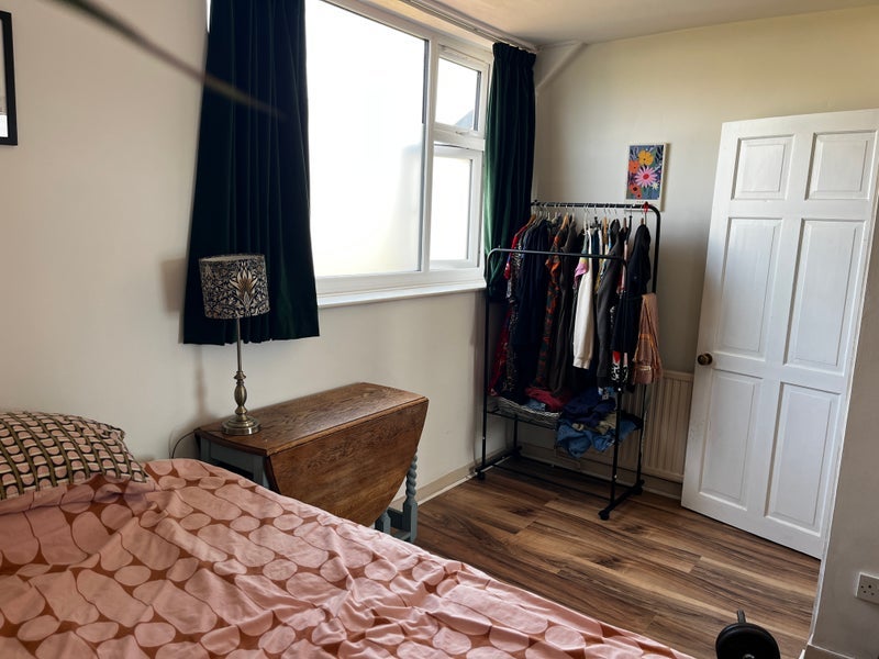 Room Rudgleigh Road in Bristol