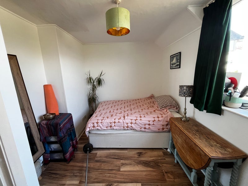 Room Rudgleigh Road in Bristol