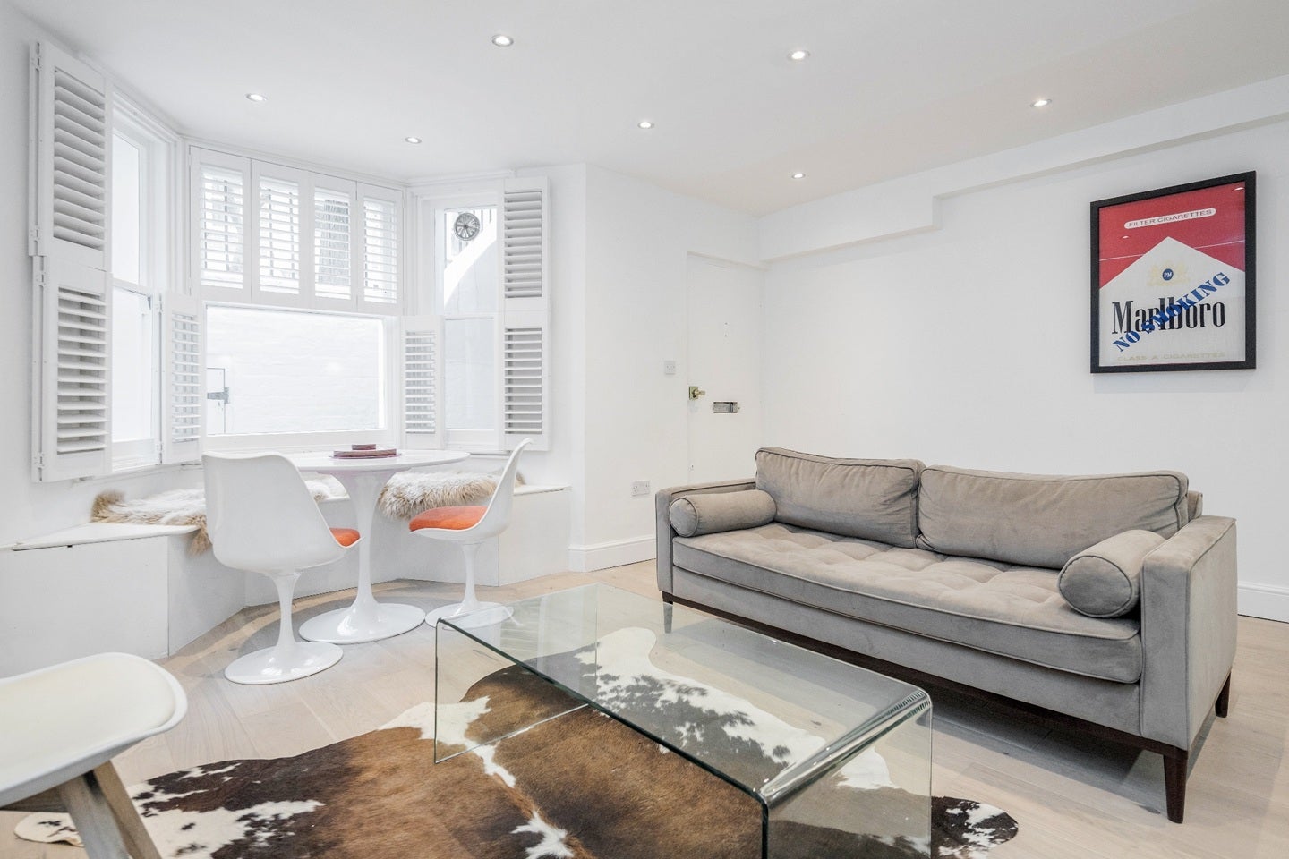 Flat Ifield Road in Greater London