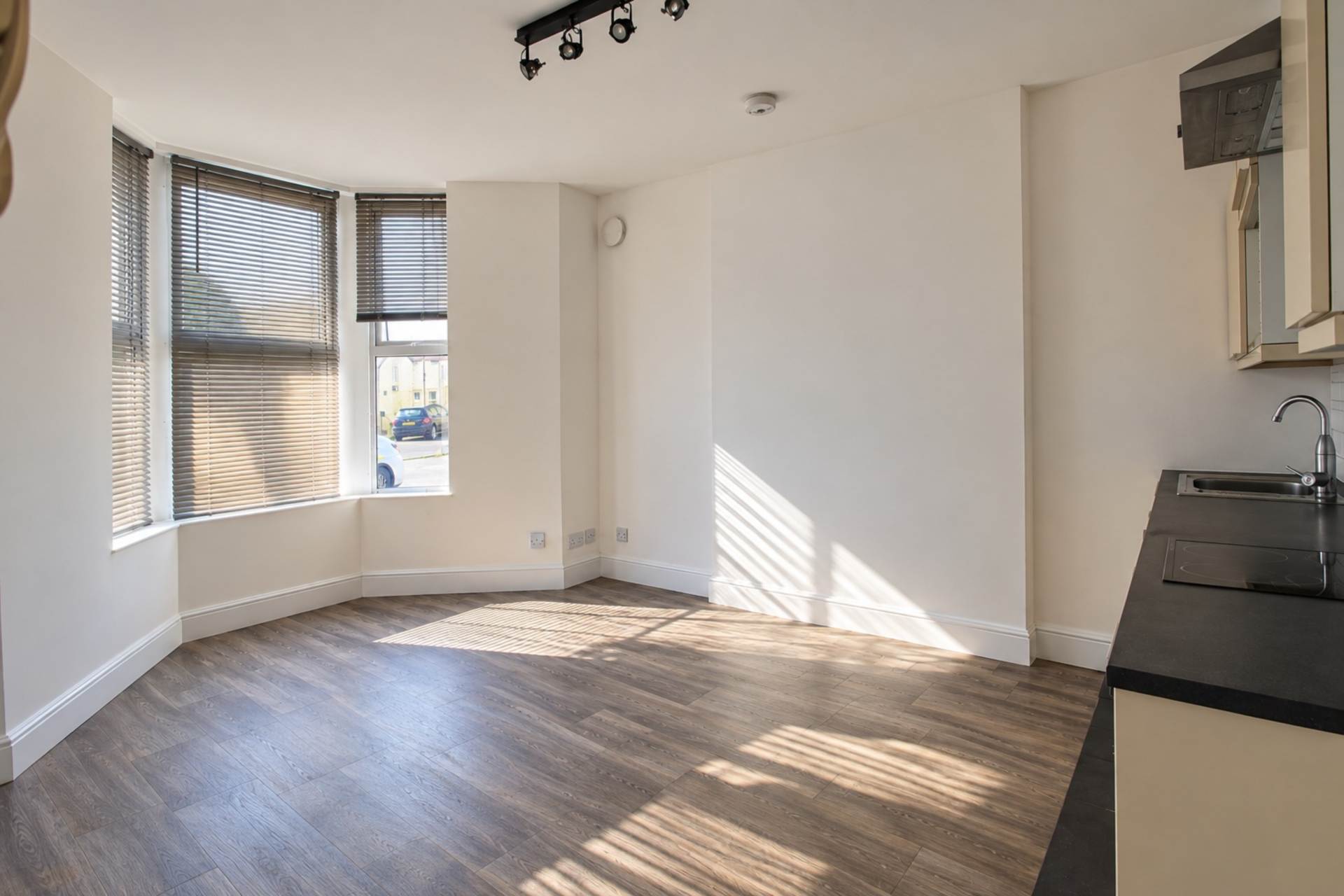 Flat Gordon Road in Weston-super-Mare