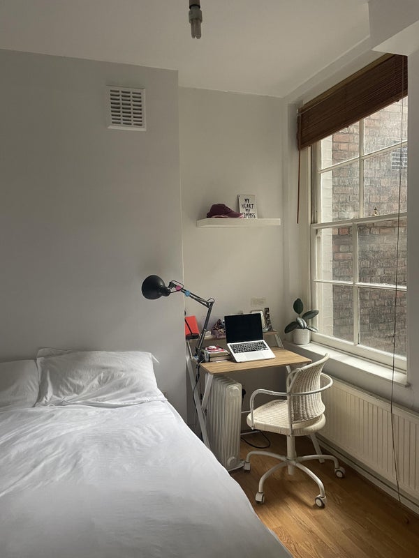 Room Essex Road in Greater London