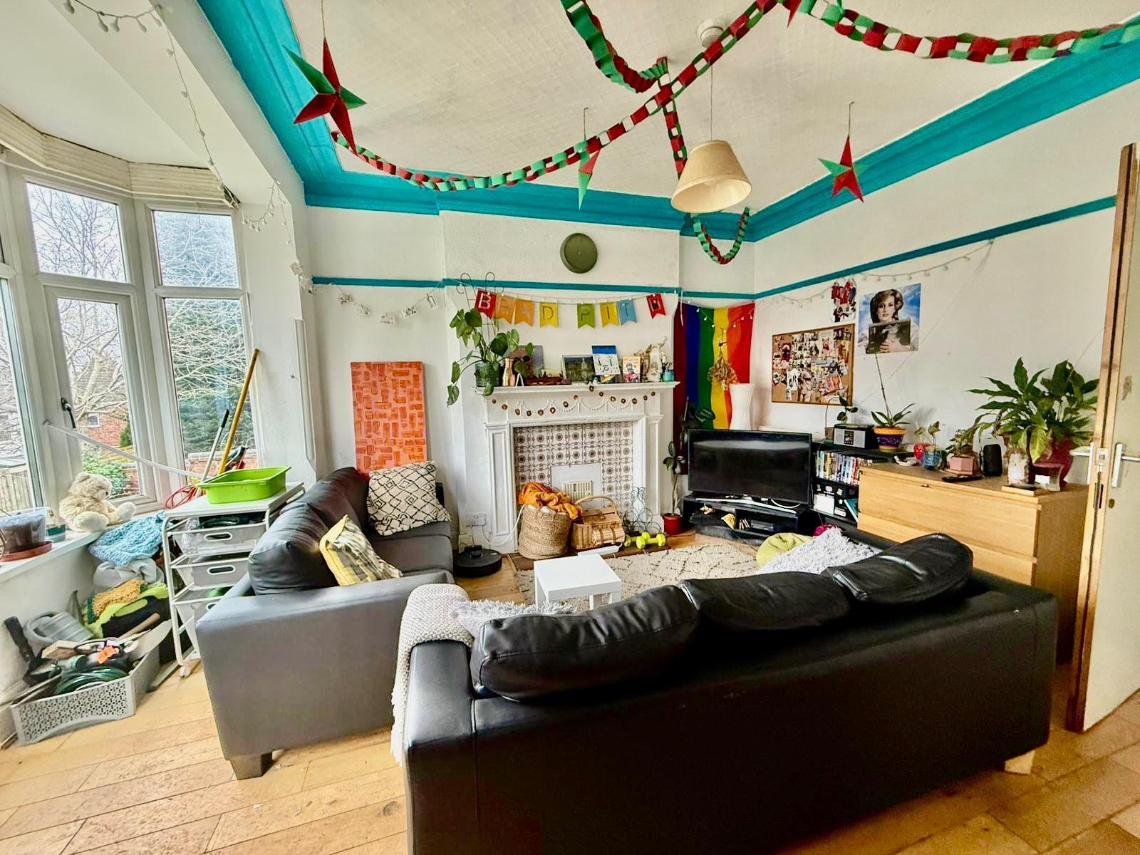 Room Rolleston Drive in Nottingham