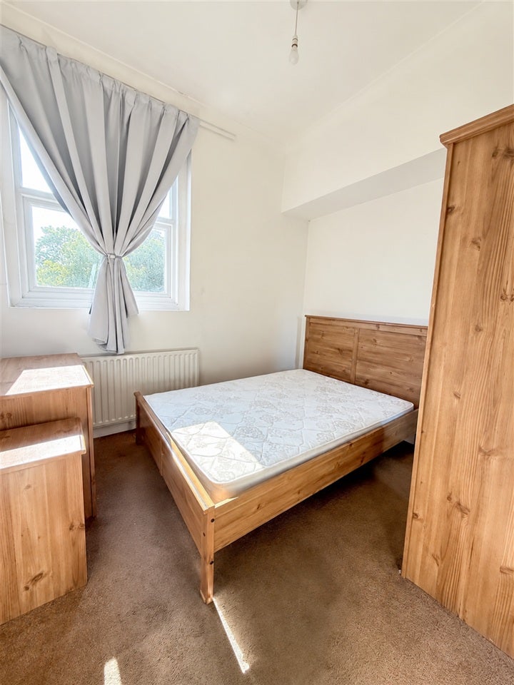 Flat Ladbroke Grove in Greater London