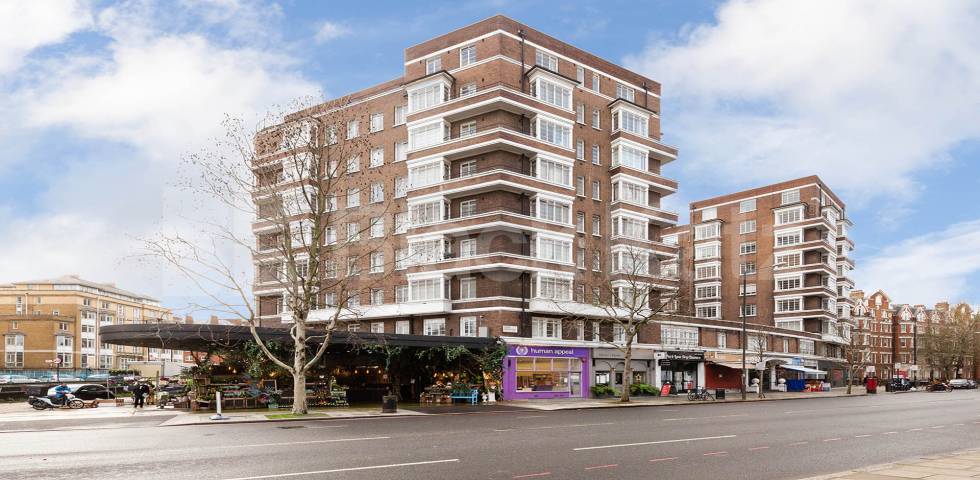 Flat Parkway in Greater London