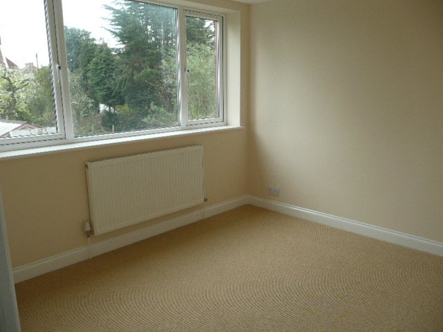 Flat Eaton Close in Bristol