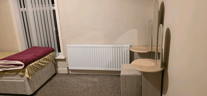Room Eaton Road in Trafford