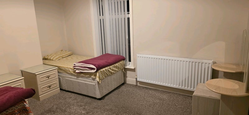 Room Eaton Road in Trafford