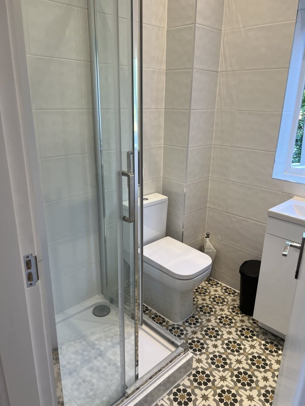 Room Shinfield Street in Greater London