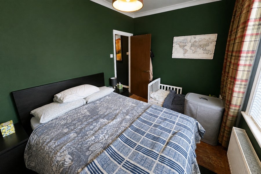 Flat Portmore Park Road in Elmbridge