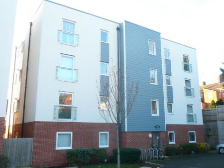 Flat Waterside Road in Wellingborough
