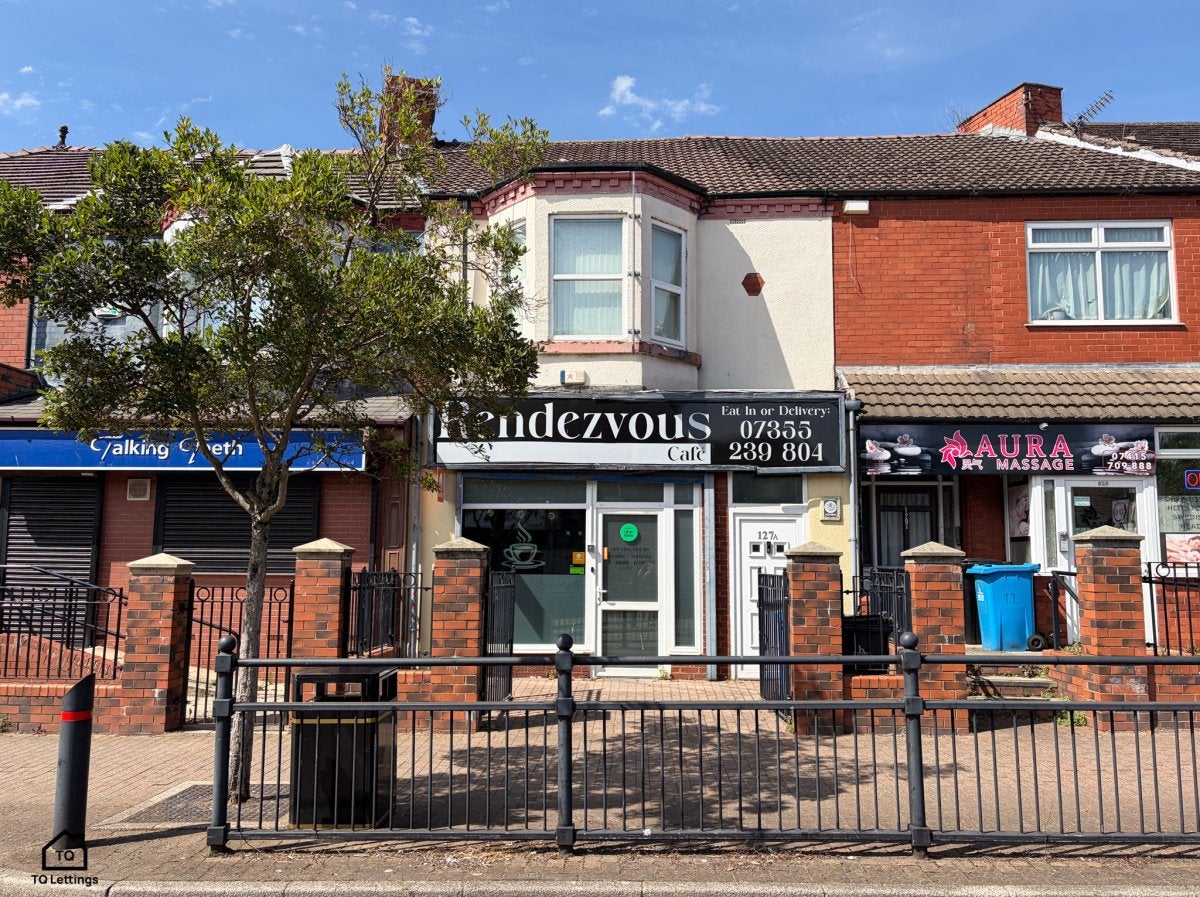 Flat Albert Road in Widnes