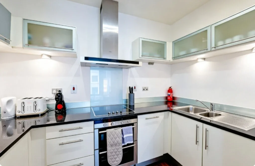 Flat South Quay Square in Greater London