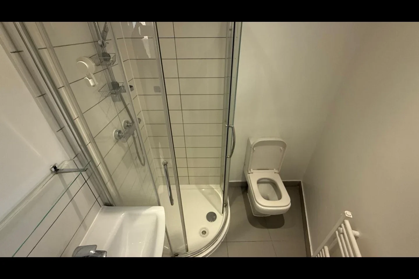 Flat Lynwood Close in Greater London