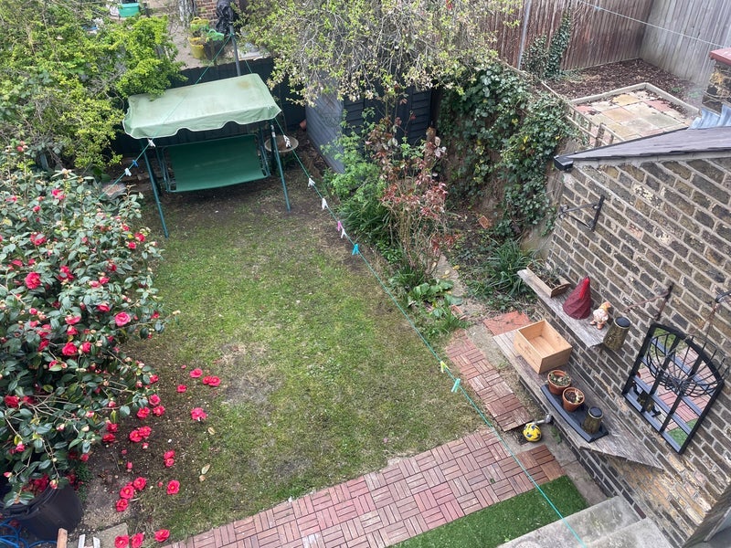 Room Russell Avenue in Greater London