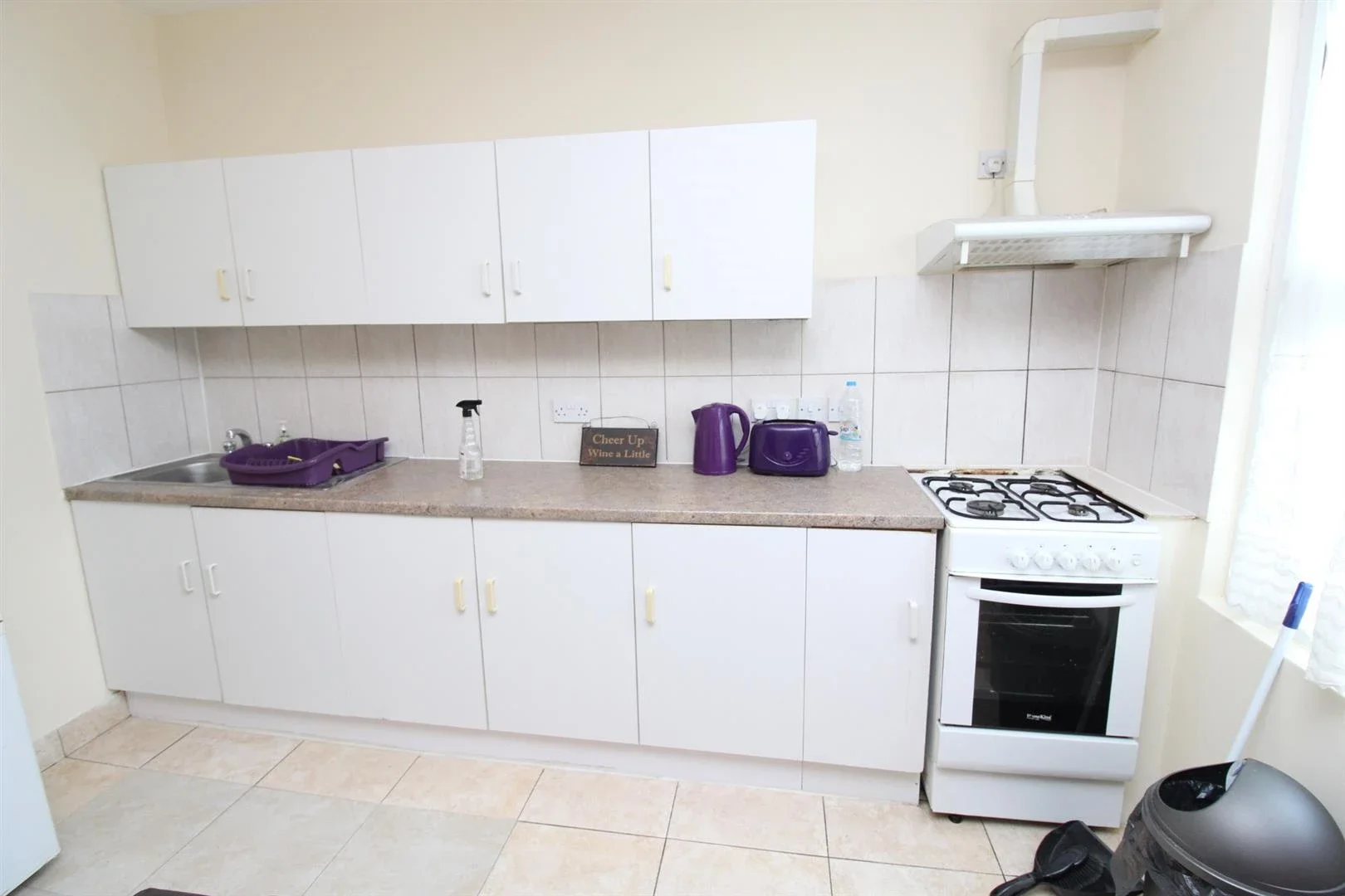 Flat Palmerston Road in Greater London
