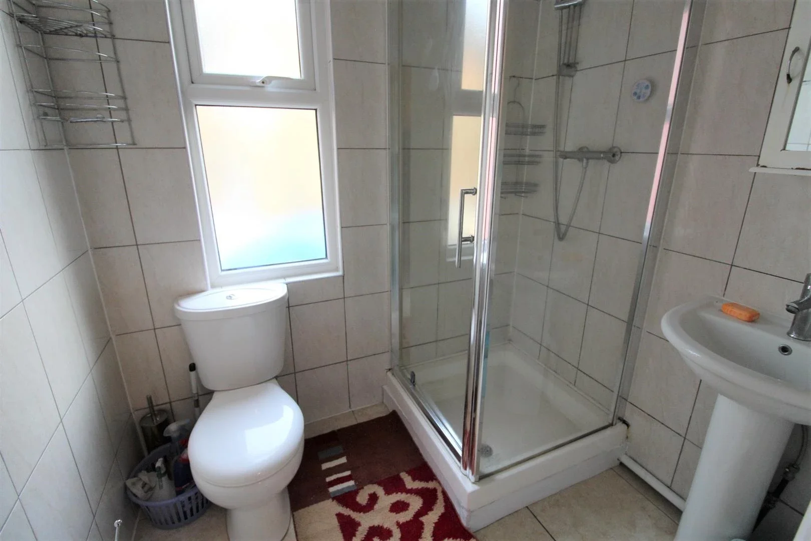 Flat Palmerston Road in Greater London