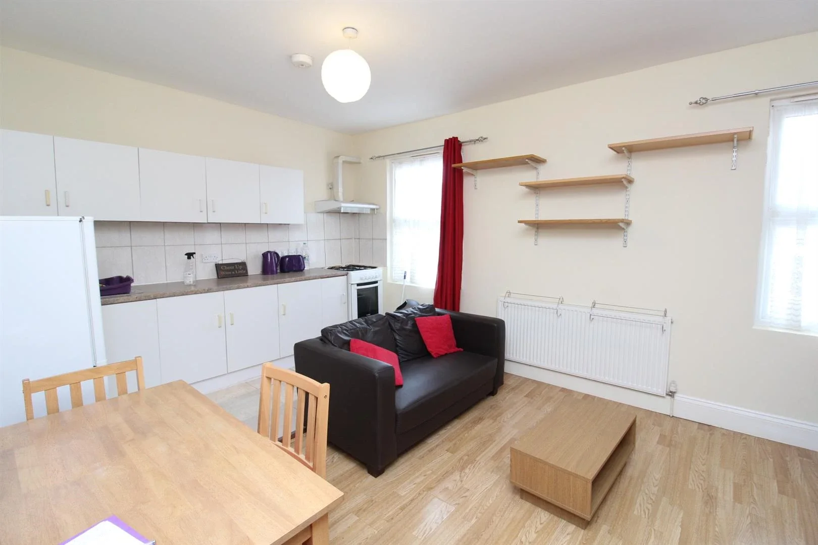 Flat Palmerston Road in Greater London
