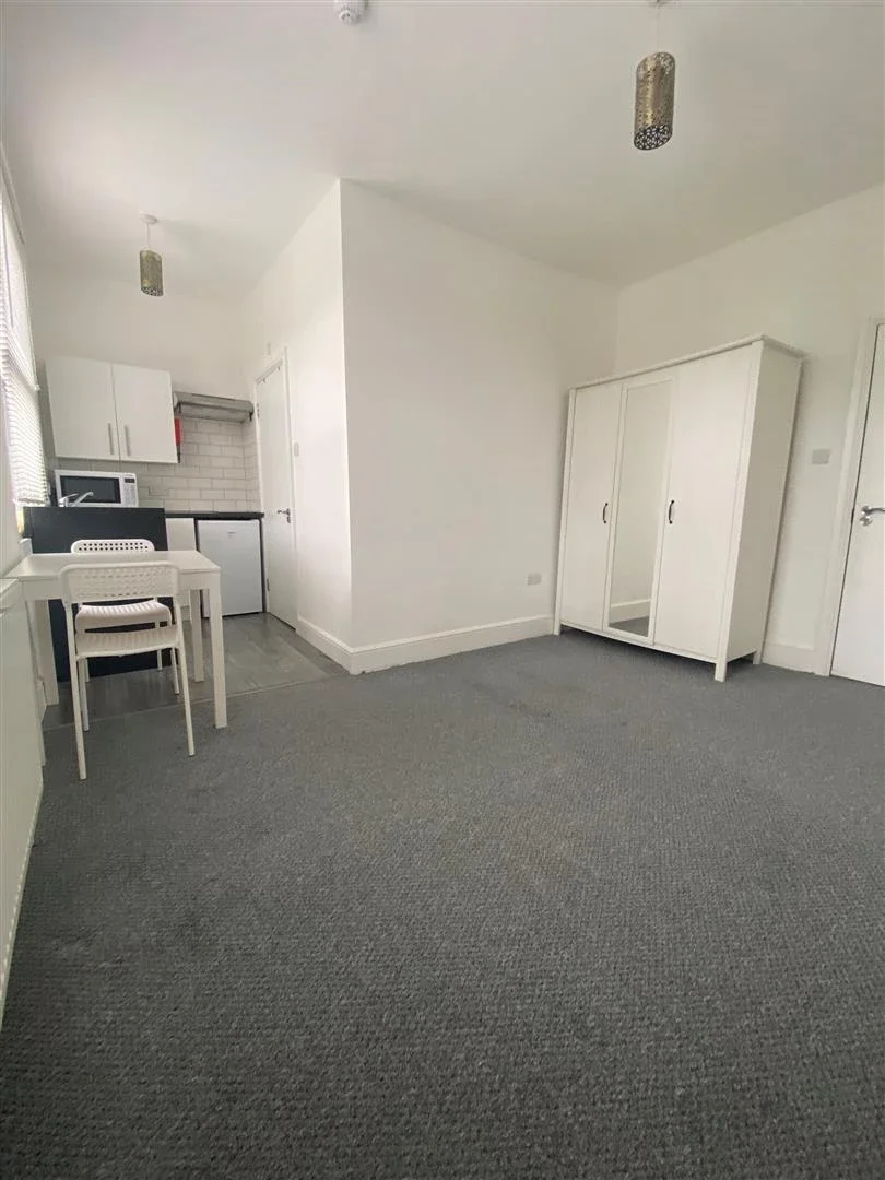 Flat Lancaster Road in Greater London
