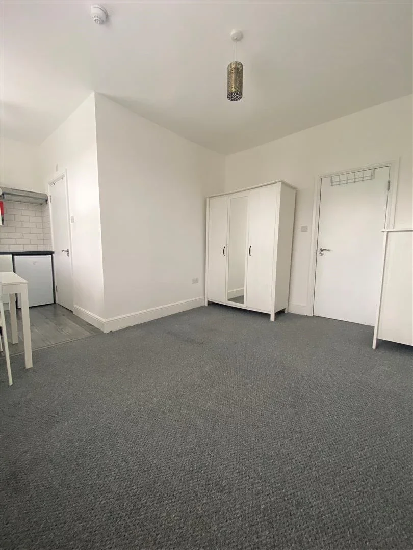Flat Lancaster Road in Greater London