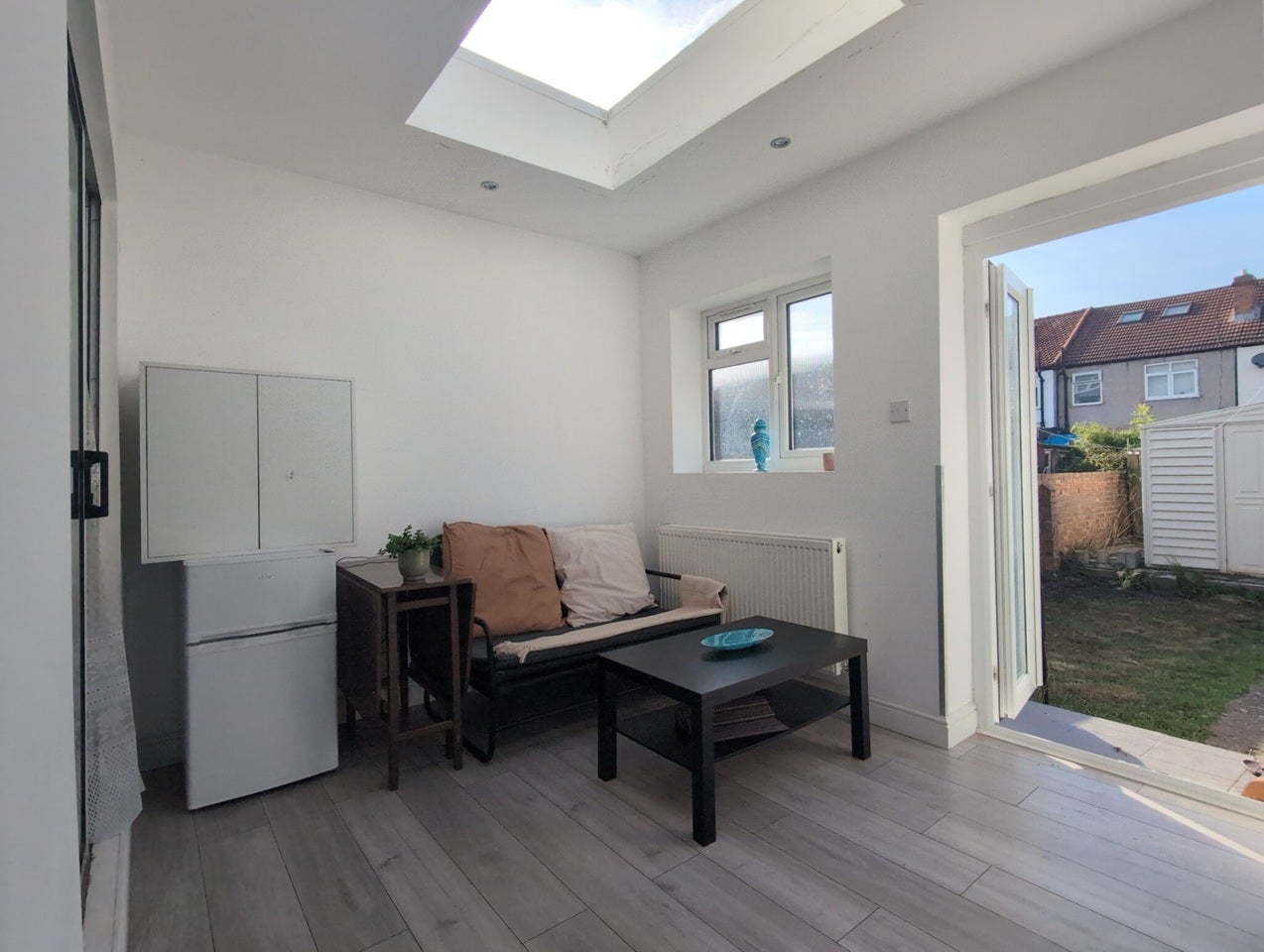 Room Grove Road in Greater London