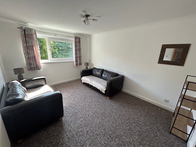 Flat Aberfoyle Gardens in Dundee