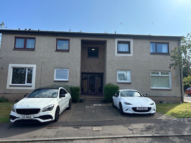 Flat Aberfoyle Gardens in Dundee