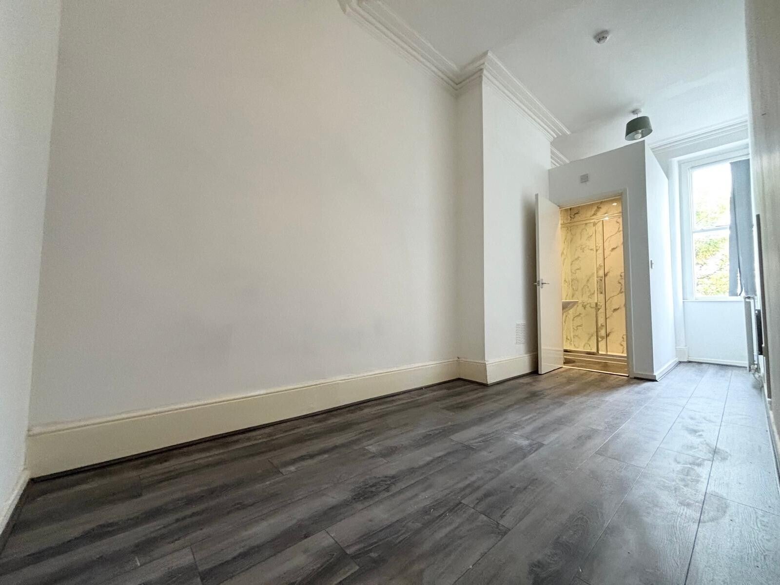 Room Clarendon Avenue in Royal Leamington Spa
