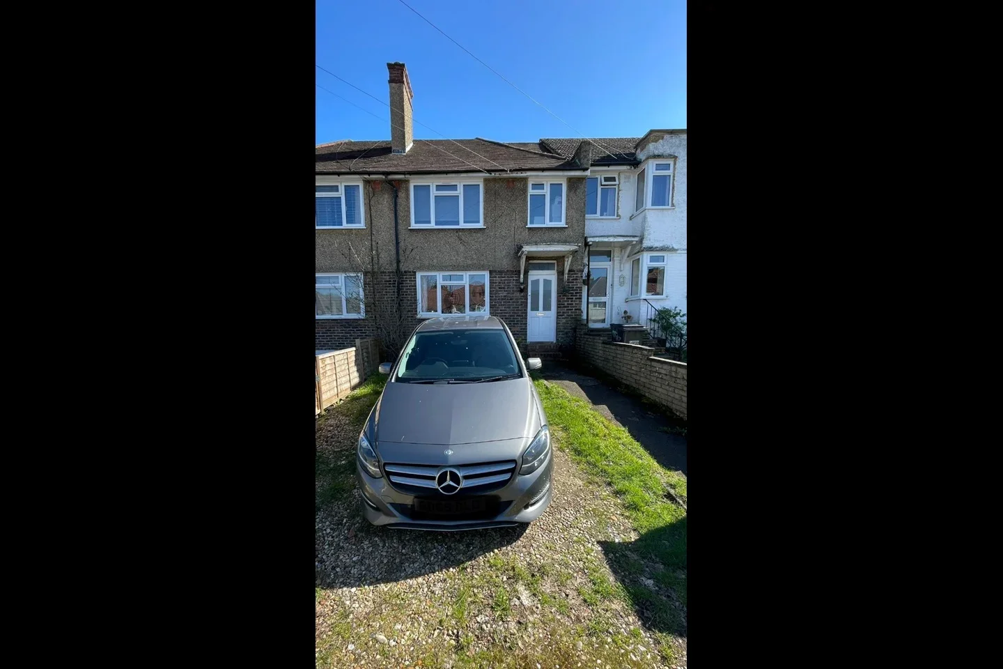 House Sundale Avenue in Greater London