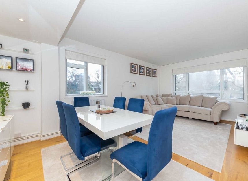 Flat Fairfax Road in Greater London