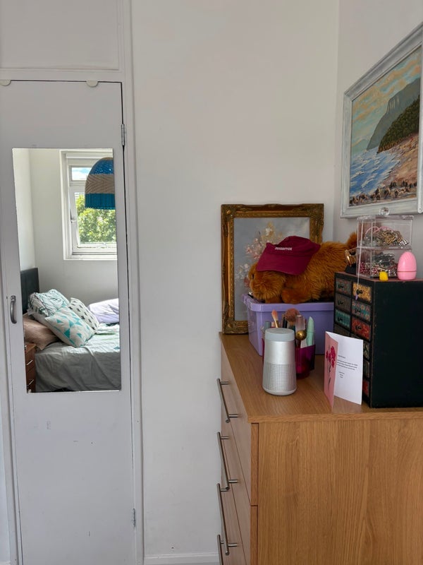 Room Petworth Street in Greater London