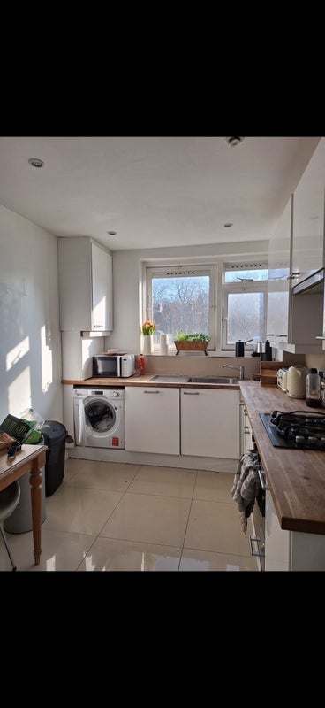 Room Petworth Street in Greater London