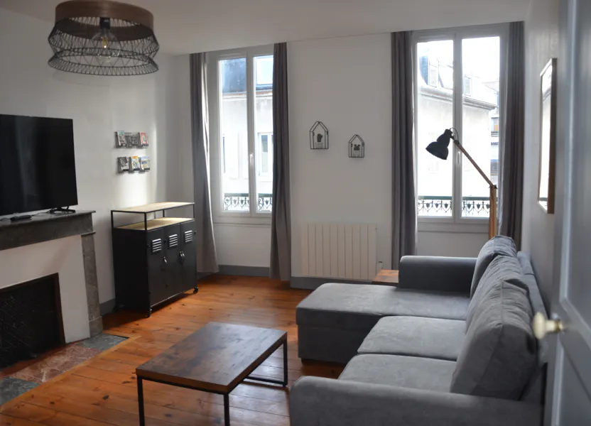 Flat Rue Fossiè in Pau