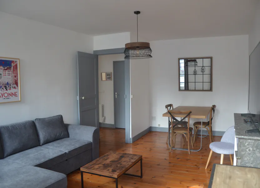 Flat Rue Fossiè in Pau