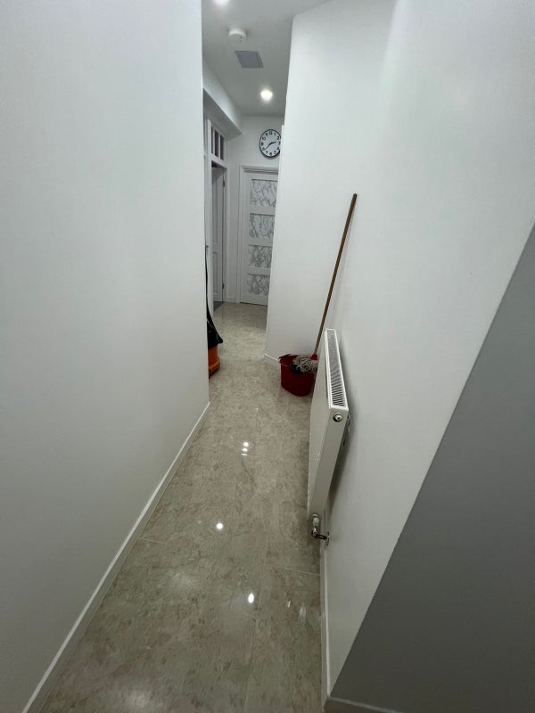 Room Calvert Avenue in Greater London