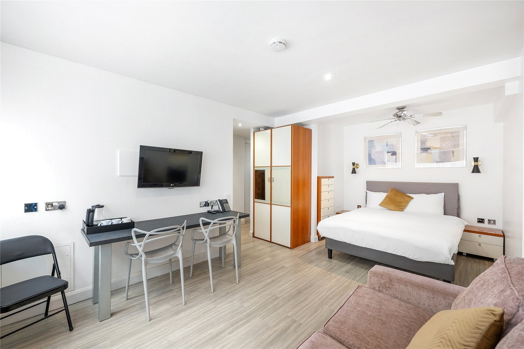 Flat Old Brompton Road in London