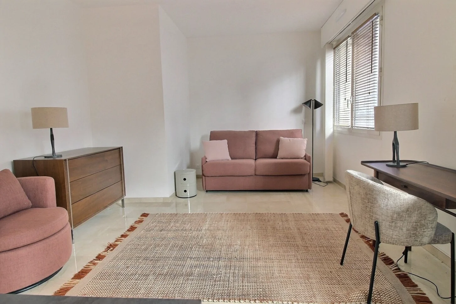 Flat Rue Léonard de Vinci in Paris