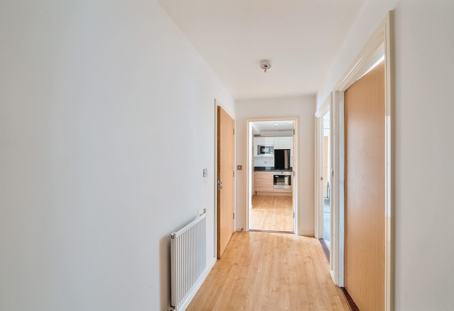 Flat Heybourne Crescent in Greater London