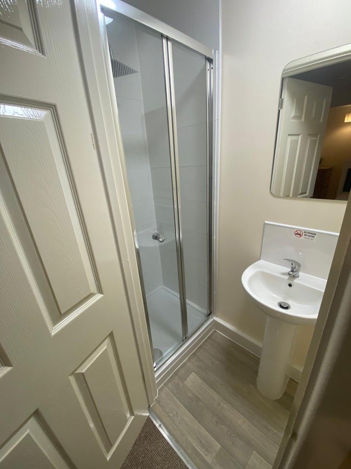 Room First Avenue in Doncaster