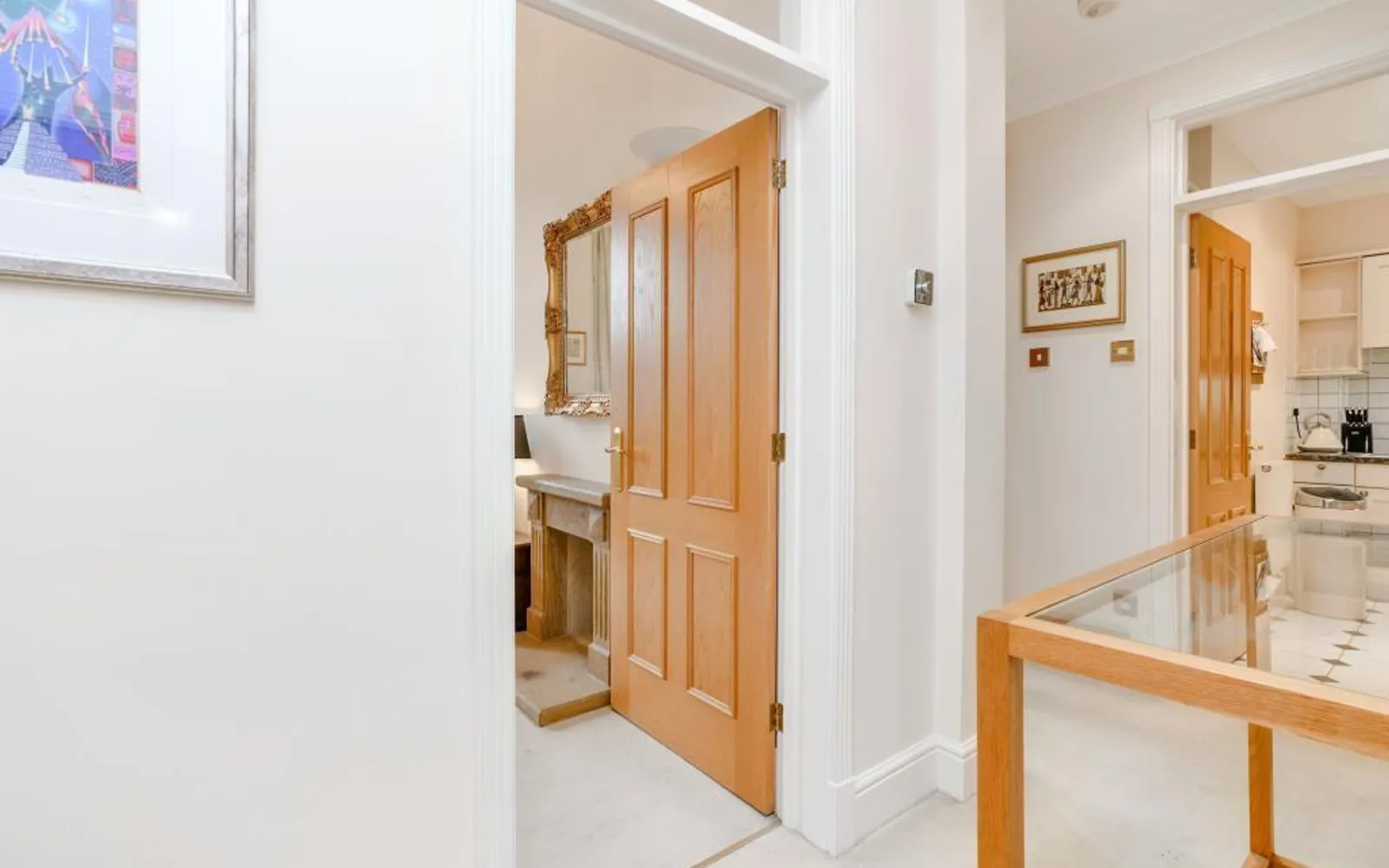 Flat Ellesmere Place in Elmbridge