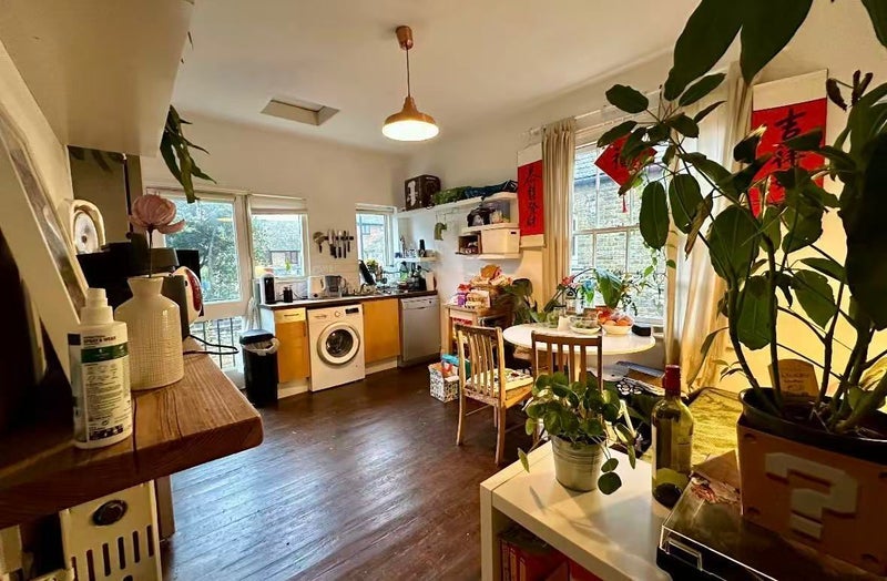 Room Canon Beck Road in Greater London