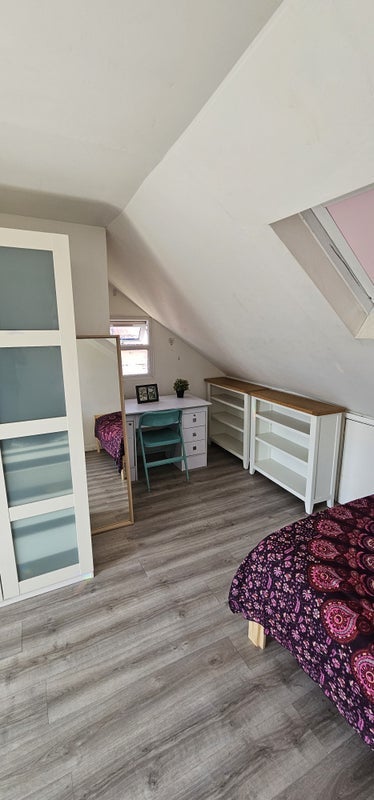 Room Hatherley Gardens in Greater London