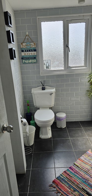 Room Hatherley Gardens in Greater London